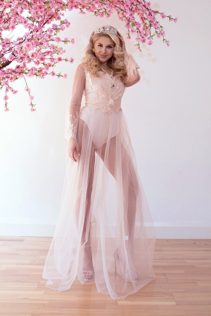1XP0882_edit_victoria_robe_blush_1024x1024.jpg