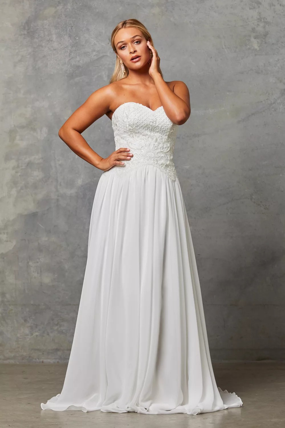 TC242_VICTORIA_VINTAGE_WHITE.jpg