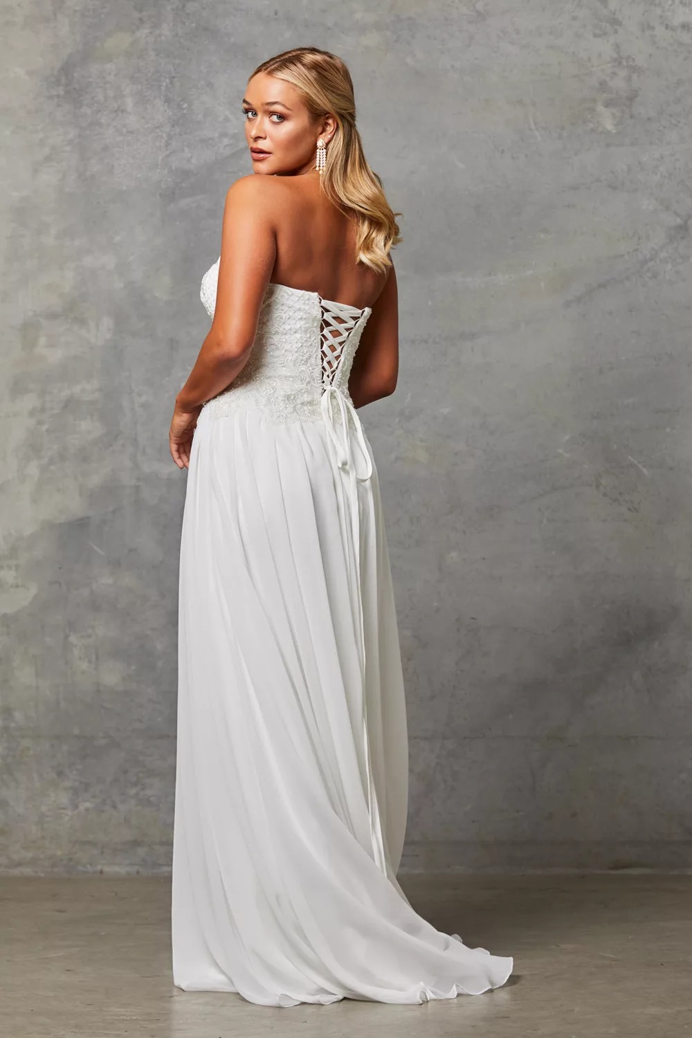 TC242_VICTORIA_VINTAGE_WHITE_BACK.jpg