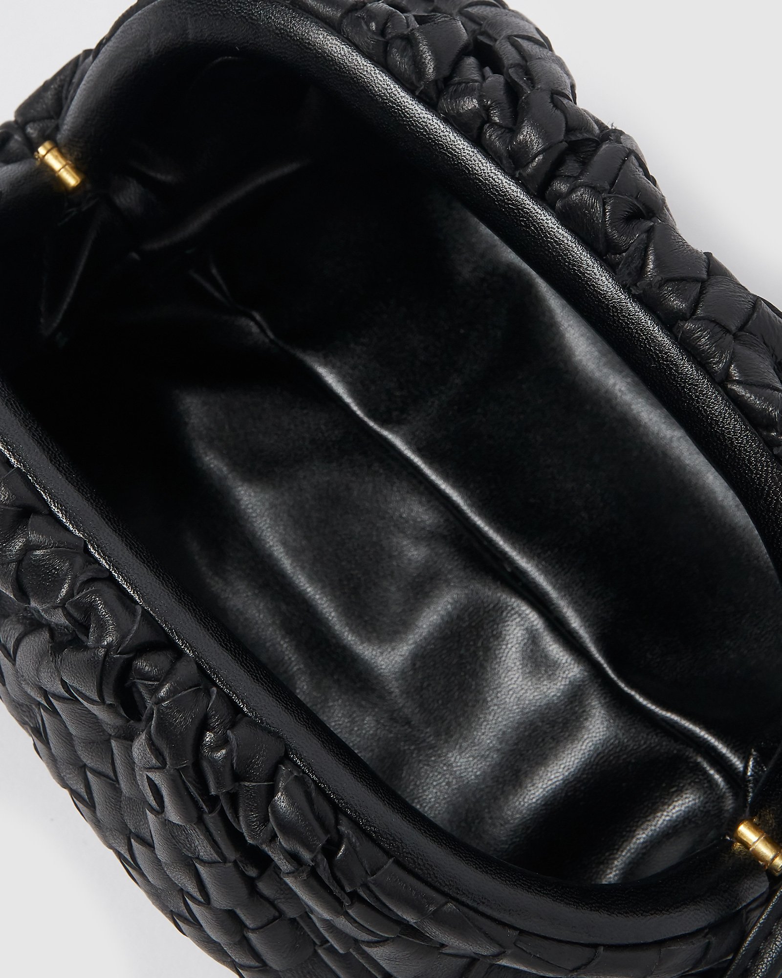 Vincenza_Woven_Bag_Black_4_2400x.jpg